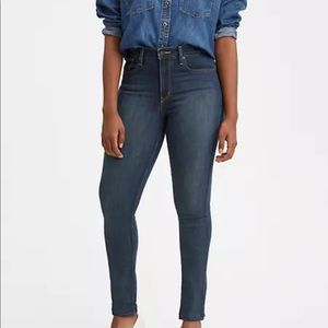 Levi’s high waisted jeans 721 size 28